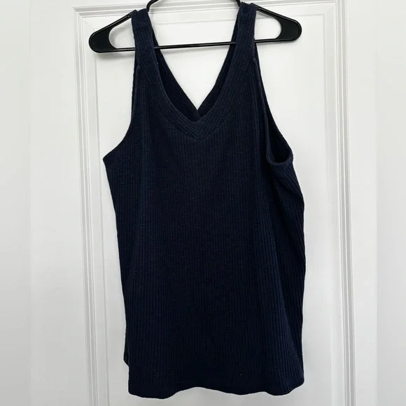 Navy Button-Down Ribbed Tank Top - Picture 4 of 4